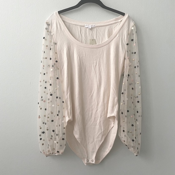 NWT Beautiful Bodysuit with mesh sleeves - Picture 3 of 5